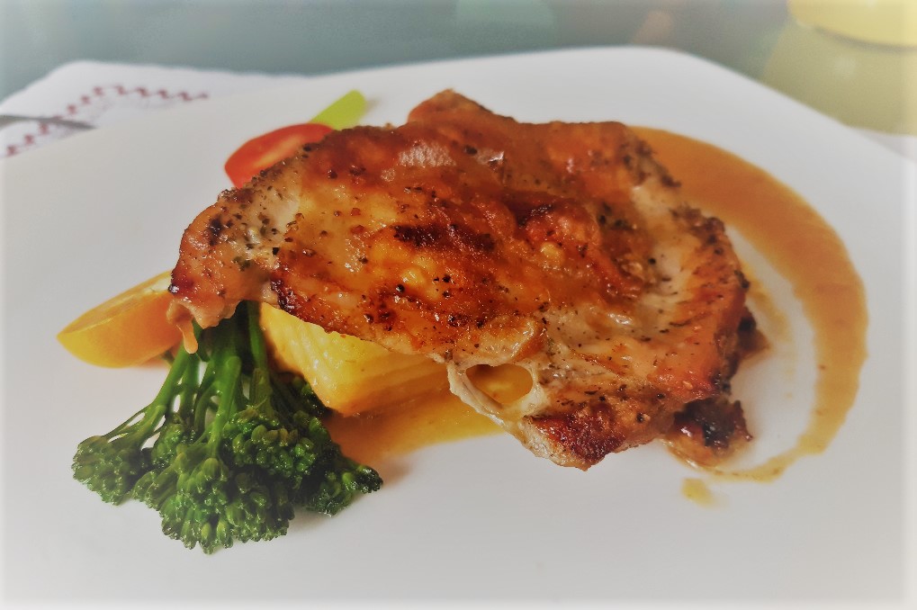金門美食︱絶不能錯過的5家必吃清單︱俊輝碳烤、佑昇生億飲食店、合泉美食、湶民水果餐創意料理、科記廣東粥 21 湶民水果餐創意料理 / 蘋果烤雞腿