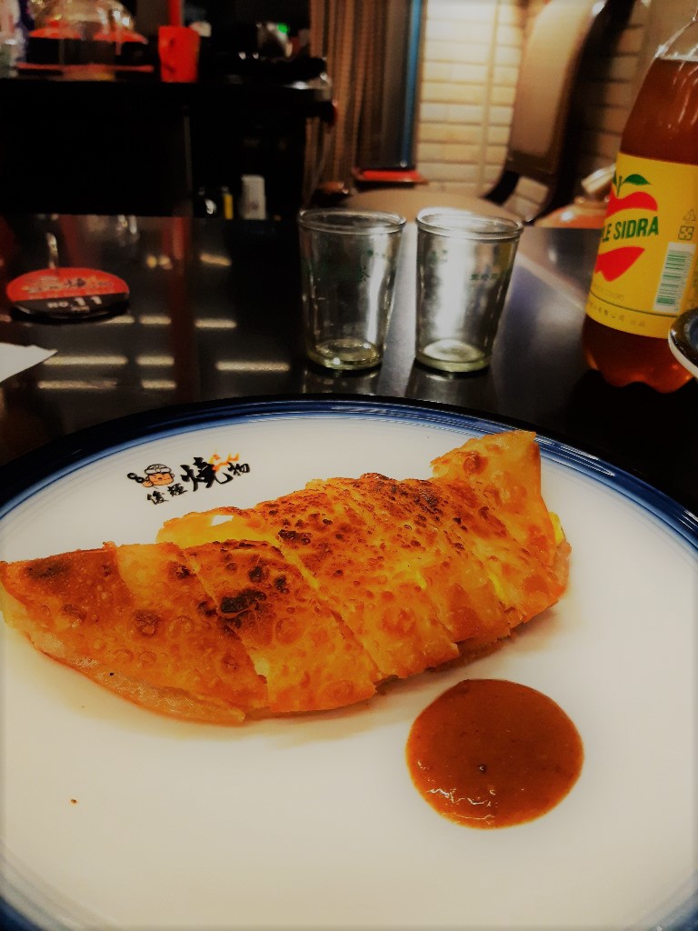 金門美食︱絶不能錯過的5家必吃清單︱俊輝碳烤、佑昇生億飲食店、合泉美食、湶民水果餐創意料理、科記廣東粥 4 金門美食/俊輝碳烤 / 蛋餅