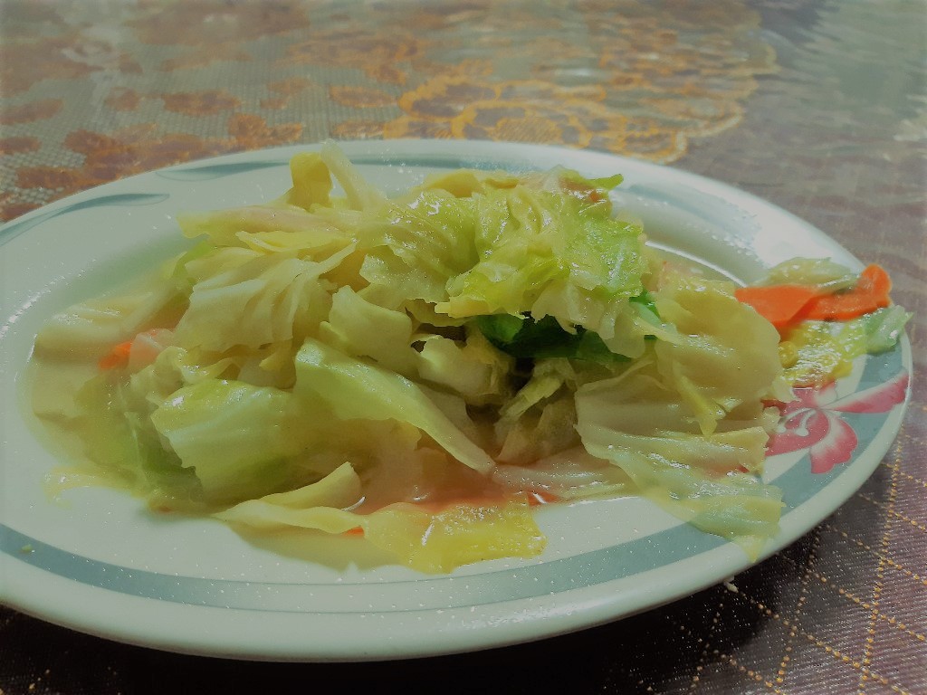 金門美食︱絶不能錯過的5家必吃清單︱俊輝碳烤、佑昇生億飲食店、合泉美食、湶民水果餐創意料理、科記廣東粥 10 佑昇生億飲食店 /炒高麗菜時蔬
