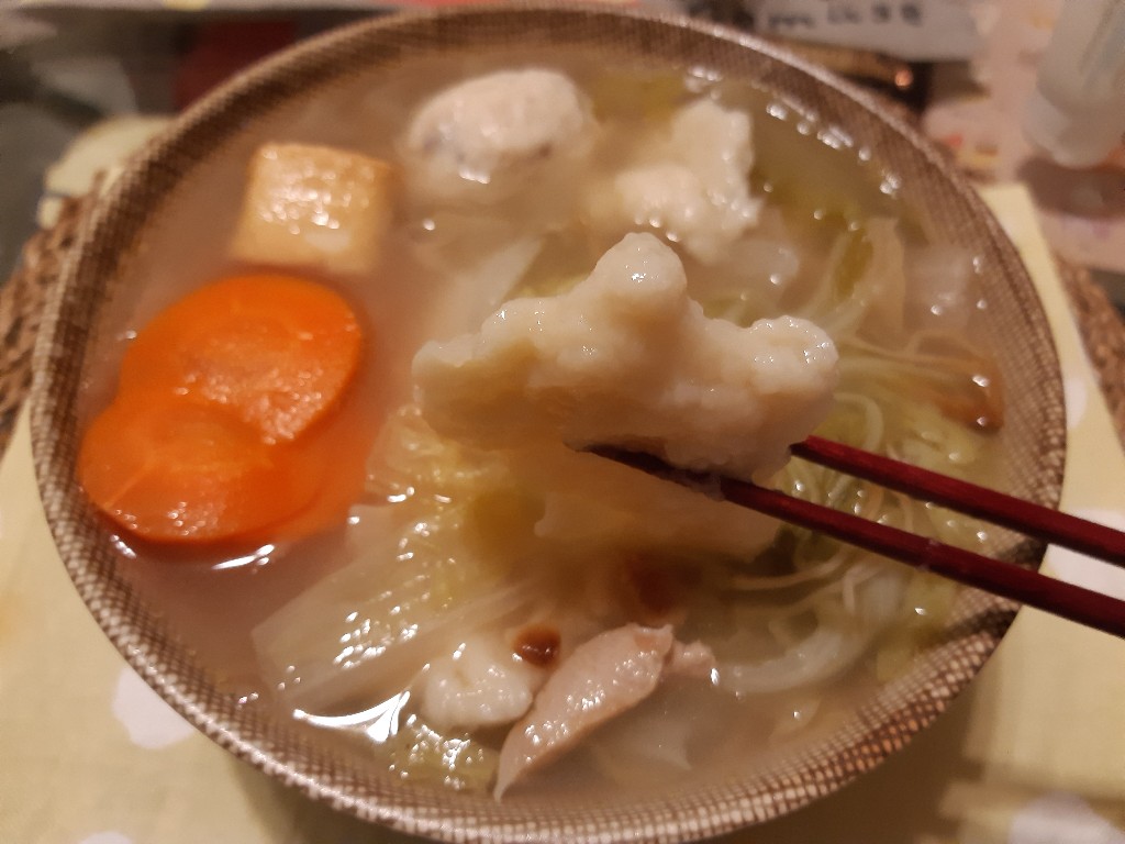 清冰箱料理/麵疙瘩近拍/直接麵粉和水混合後下鍋/麵體較粗有顆粒感