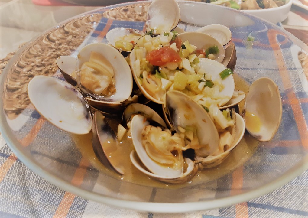 進擊的居酒屋 | 10道WHF防疫系下酒菜★讓你舞照跳酒照喝★ 4 下酒菜3:酒蒸蛤蜊