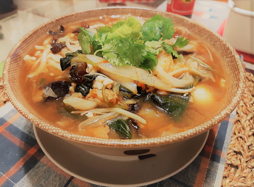 美味的酸辣湯麵