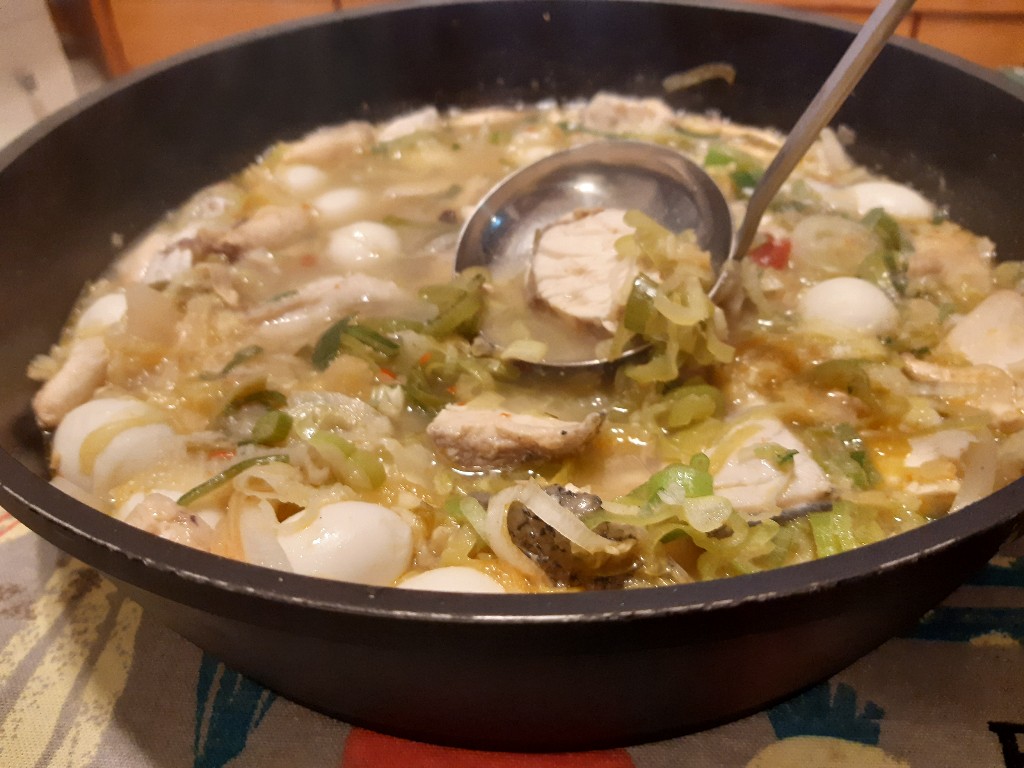 進擊的居酒屋 | 10道WHF防疫系下酒菜★讓你舞照跳酒照喝★ 10 下酒菜9:簡易版酸菜魚片湯