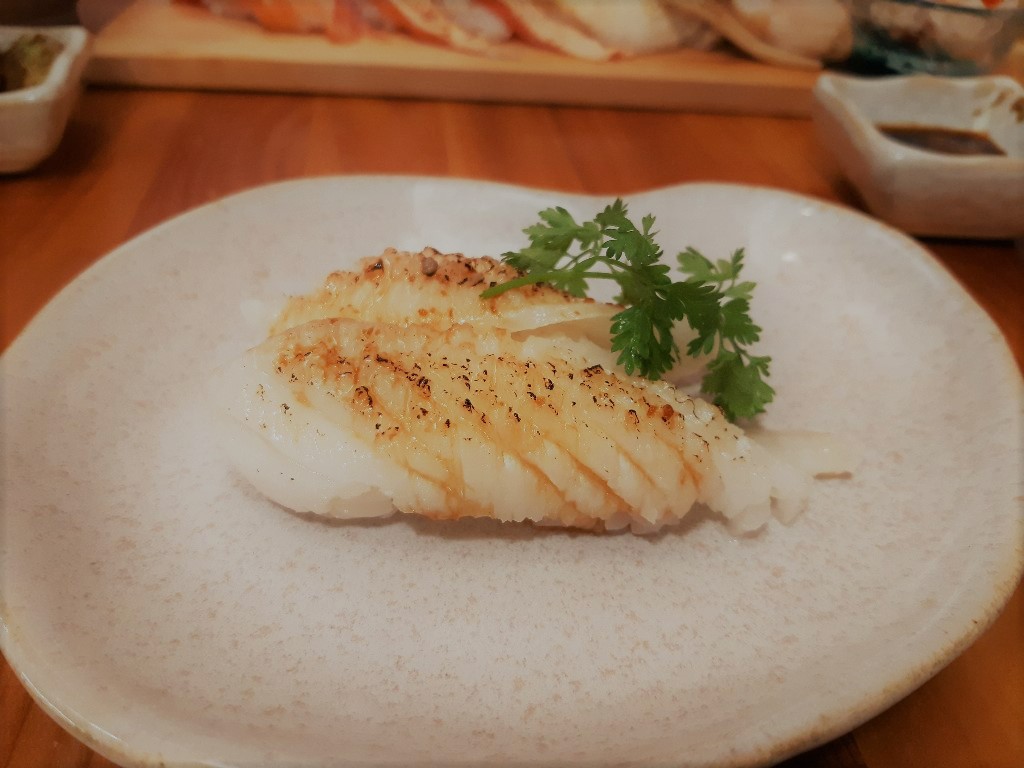 THE春（信義店)／炙燒比目魚鯺