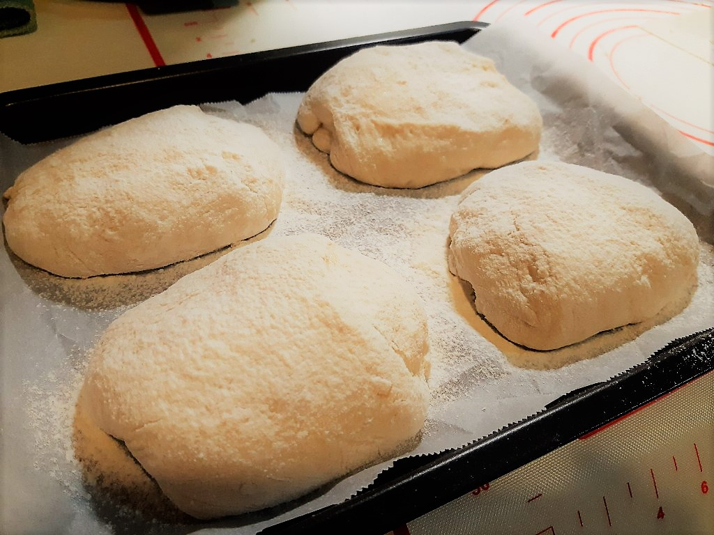 パンPAN練習曲 | 1次學會免揉蜂蜜燕麥脆皮麵包 | 不用奶油不用蛋 4 免揉蜂蜜燕麥脆皮麵包/進烤箱前整形