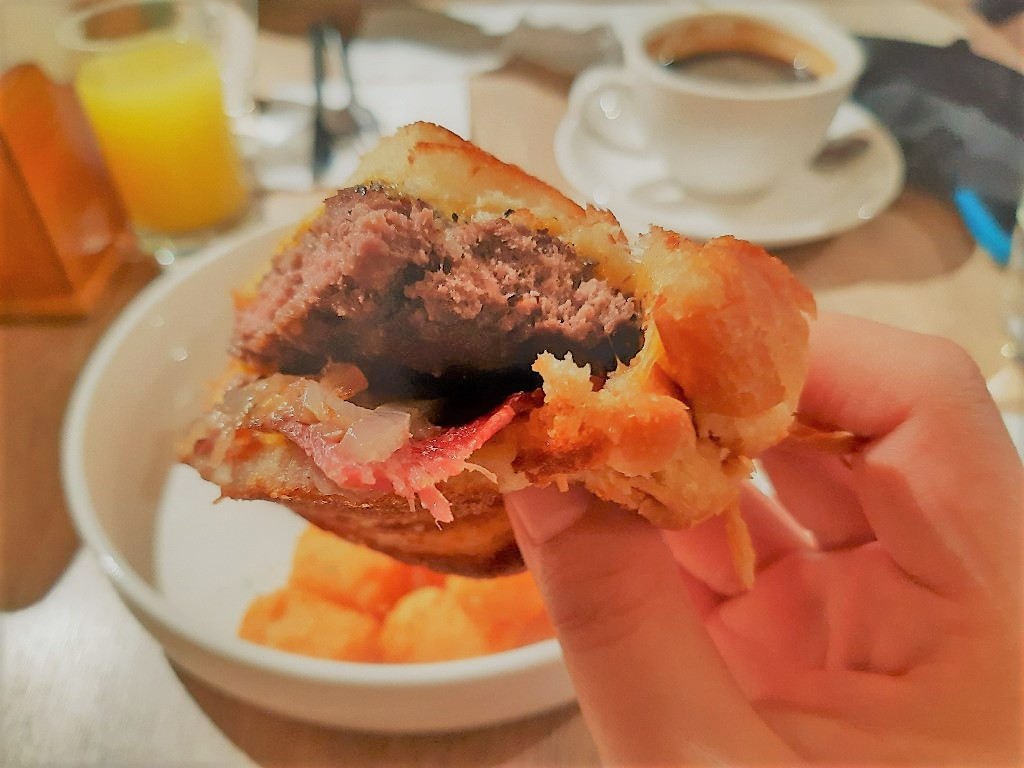 M ONE CAFE／天堂堡剖面照