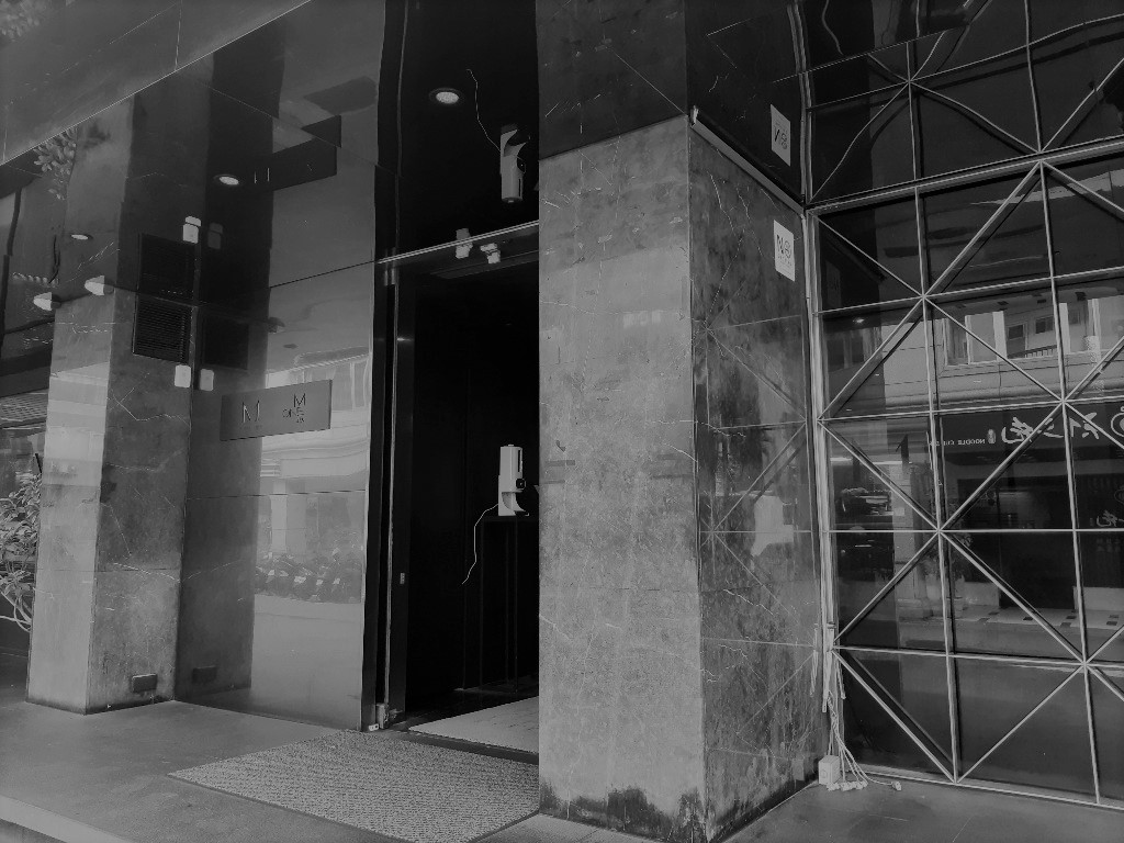M ONE CAFE／店門口