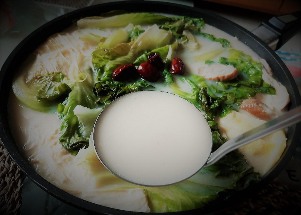 火鍋106粵式豬肚煲鍋40小時熬煮湯頭／Photo Credit：逆耳小姐