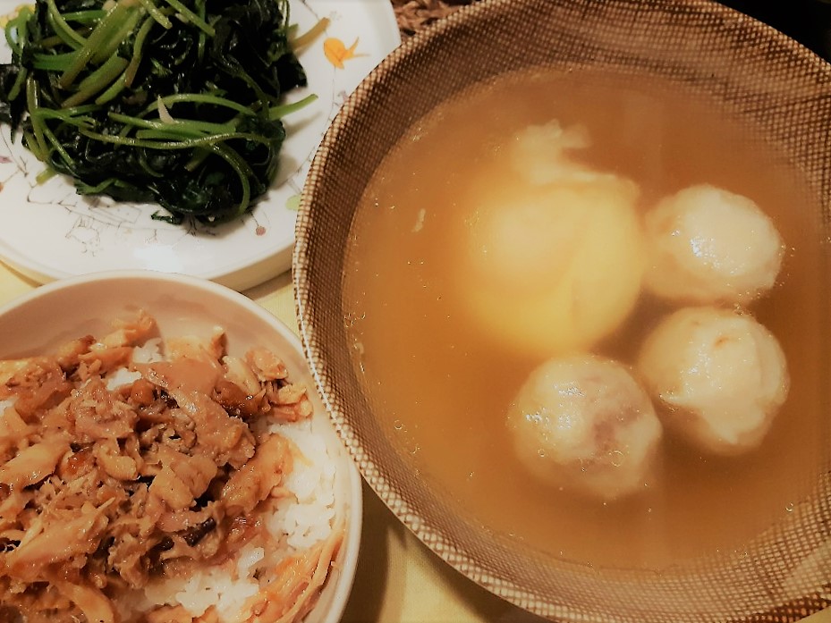 魚丸蛋包湯小習作(雞腿骨高湯使用)／Photo Credit：逆耳小姐