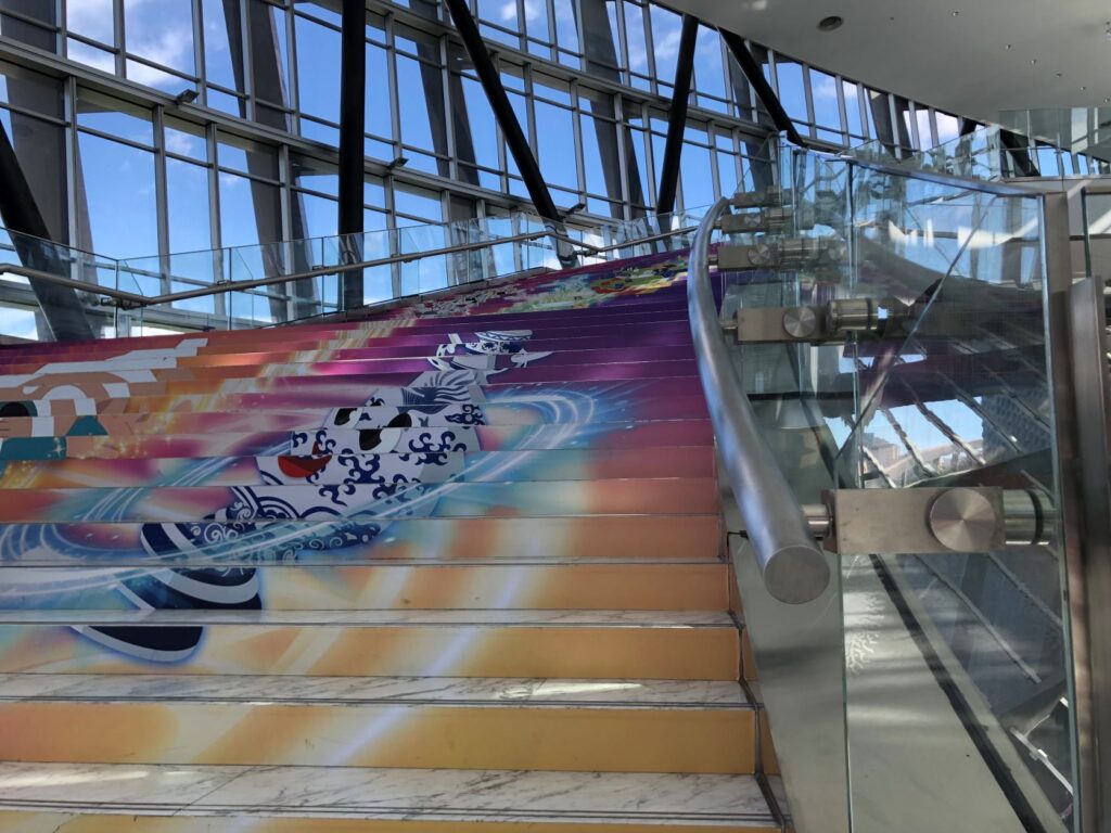 台灣環島說走就走︱5天4夜1300公里 X 來場盲旅吧 42 國立故宮博物院南部院區彩繪階梯/Photo Credit:逆耳小姐