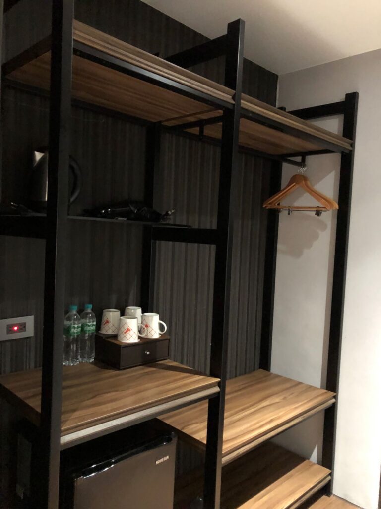 朝聖高悅酒店 | 睡在神明對面有莫名安全感 X CP值爆表的神級旅店 | 來去北港住1晚 7 朝聖高悅酒店房間玄關/Photo Credit:逆耳小姐