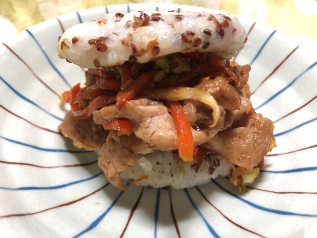 藜麥燒肉米漢堡(一口大小)／Photo Credit：逆耳小姐