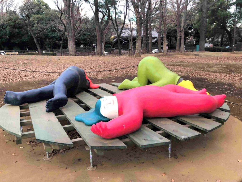日本擱淺43天︱出發吧!獨旅、Long Stay、長住生活提案︱如何著手安排行程(文長慎入) 2 日本Long Stay的放鬆步調:上野公園裝置藝術/Photo Credit:逆耳小姐