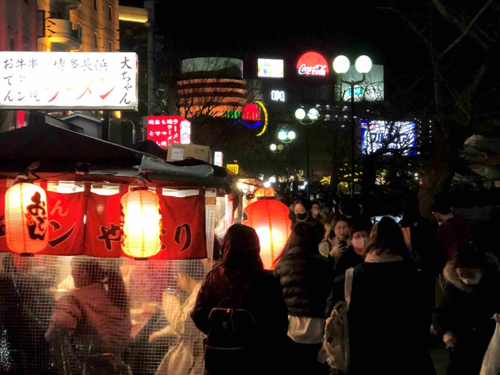 日本擱淺43天︱出發吧!獨旅、Long Stay、長住生活提案︱如何著手安排行程(文長慎入) 28 博多中洲屋台/Photo Credit:逆耳小姐