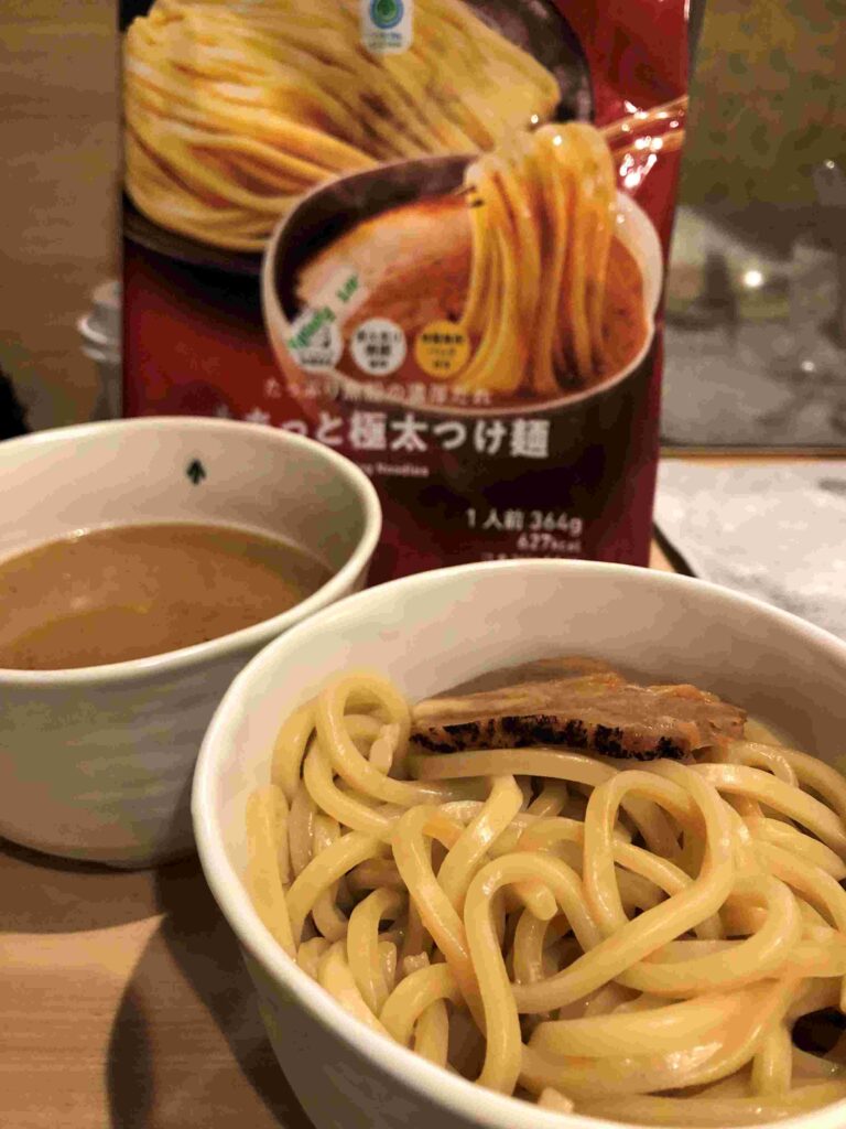 日本LONG STAY玩1個半月如何省錢?︱把省錢當成有趣的日常 14 微波食品銅板價好朋友/Photo Credit:逆耳小姐