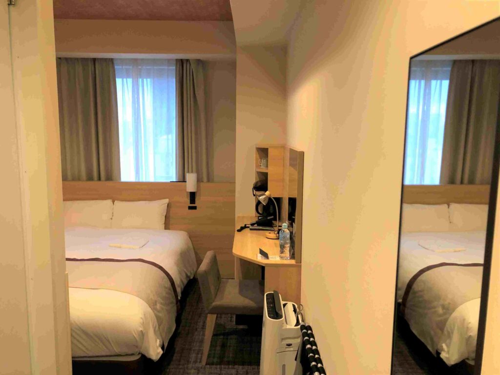 日本LONG STAY玩1個半月如何省錢?︱把省錢當成有趣的日常 19 Tosei Hotel Cocone Asakusa Kuramae東京旅宿房間內裝/Photo Credit:逆耳小姐