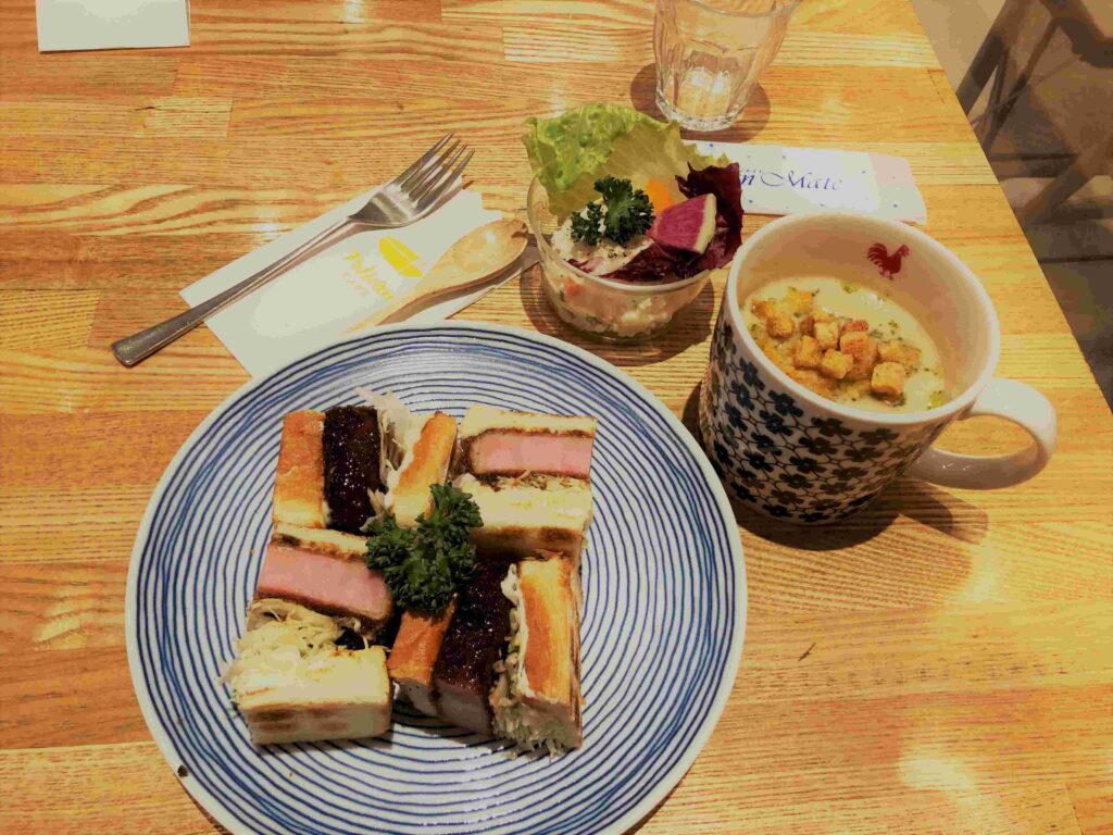 Pelican Café厚切火腿三明治套餐／Photo Credit：逆耳小姐