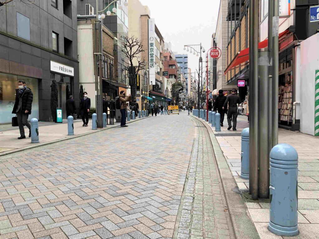 神保町︱咖哩控、舊書街、鐵道迷3合1散步路線 38 神保町舊書街景/Photo Credit:逆耳小姐
