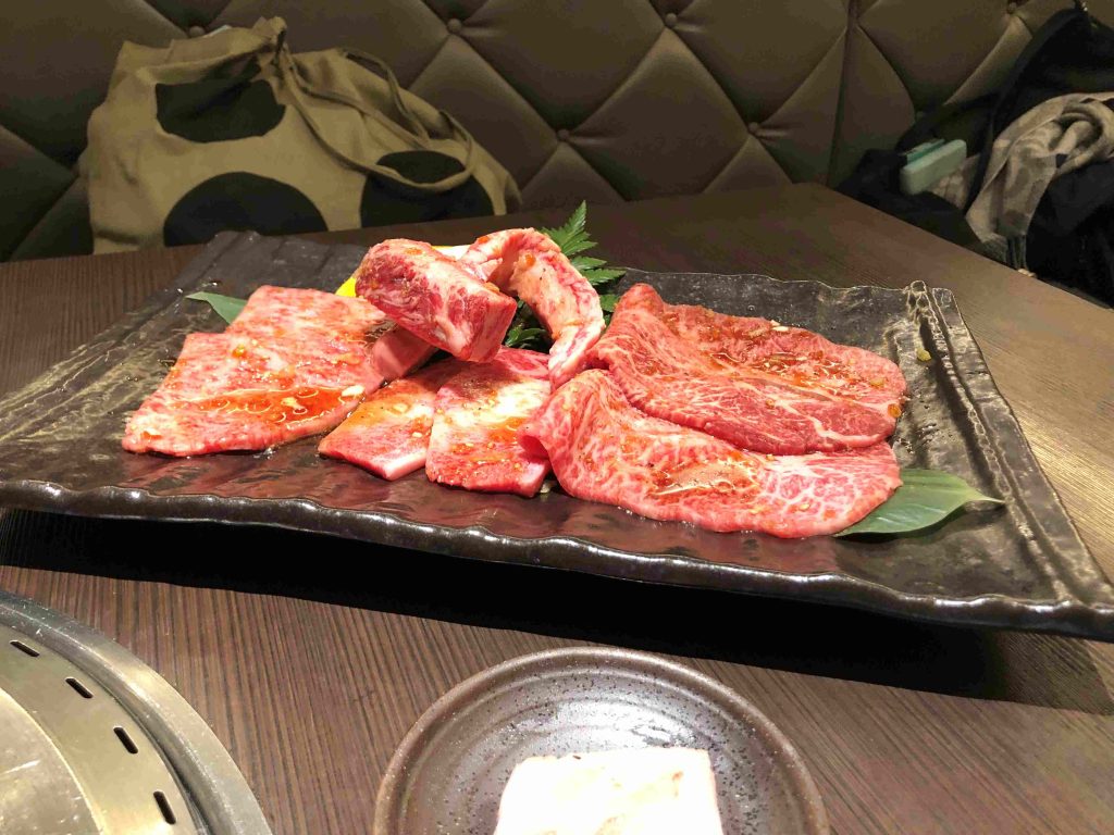 由左而右：頂級牛小排、頂級牛腰肉、頂級牛中段小排、嫩肩里肌／Photo Credit：逆耳小姐