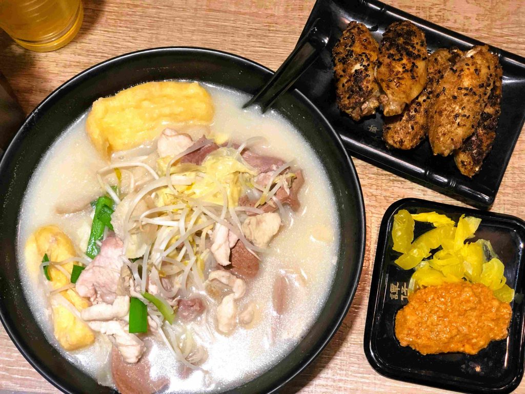 香港3天2夜的老派約會︱說走就走︱北角、中環吃貨路線 27 譚仔三哥米線/Photo Credit:逆耳小姐